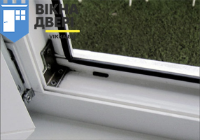 Навіщо потрібні дренажні отвори у пластикових вікнах
