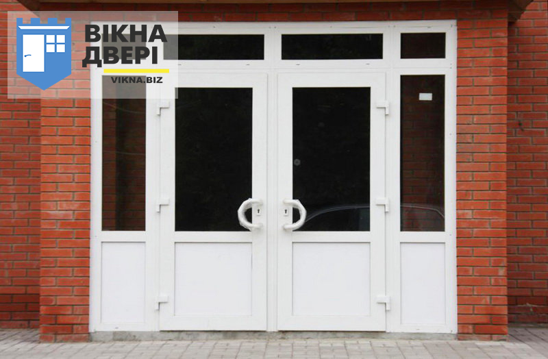Вхідні пластикові двері купити в Україні