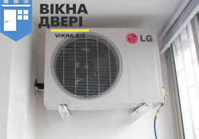 Возможна ли установка блока кондиционера на остекленном балконе?