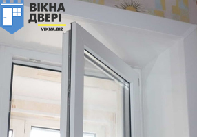 Сиріють укоси на пластикових вікнах: причини та як усунути